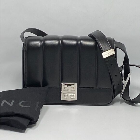 Givenchy Medium 4G Quilted Crossbody Bag in Lambskin Leather - Picture 2 of 16